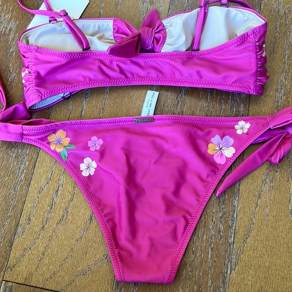 Spell & gypsy sample bikini top NWOT rare floral pink hibiscus - Picture 3 of 16